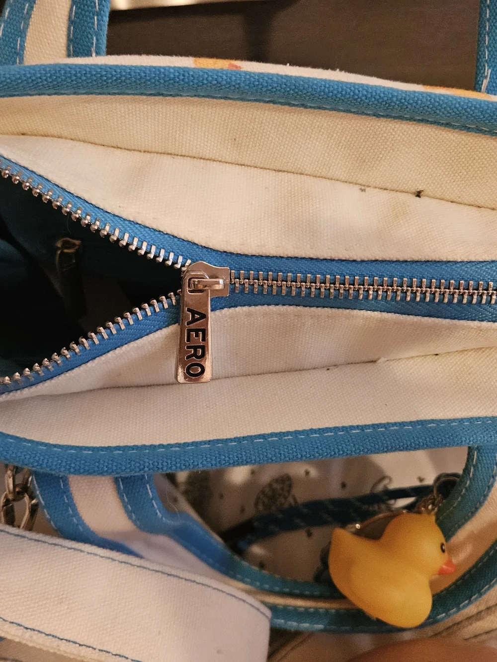 Aeropostale Blue and Cream Rubber Duck Canvas Tote bonus ducks viral coin purse